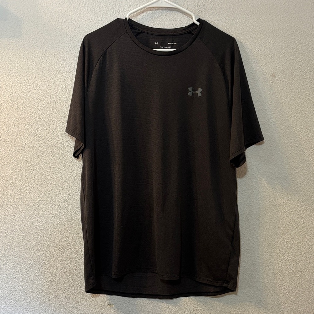 Under Armour Men's Dark Tee